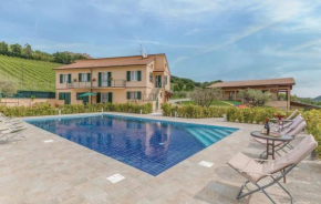 Hotels in Montedinove